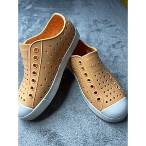 Native Kids Sneakers in Orange and White